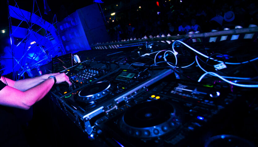 DJ užkulisiuose: kaip pasiruošiama kokybiškam pasirodymui